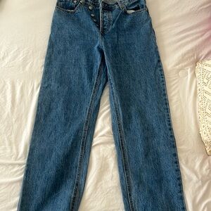 HOLLY ASYMMETRIC STRAIGHT LEG JEAN LIGHT WASH DENIM LOWER IMPACT